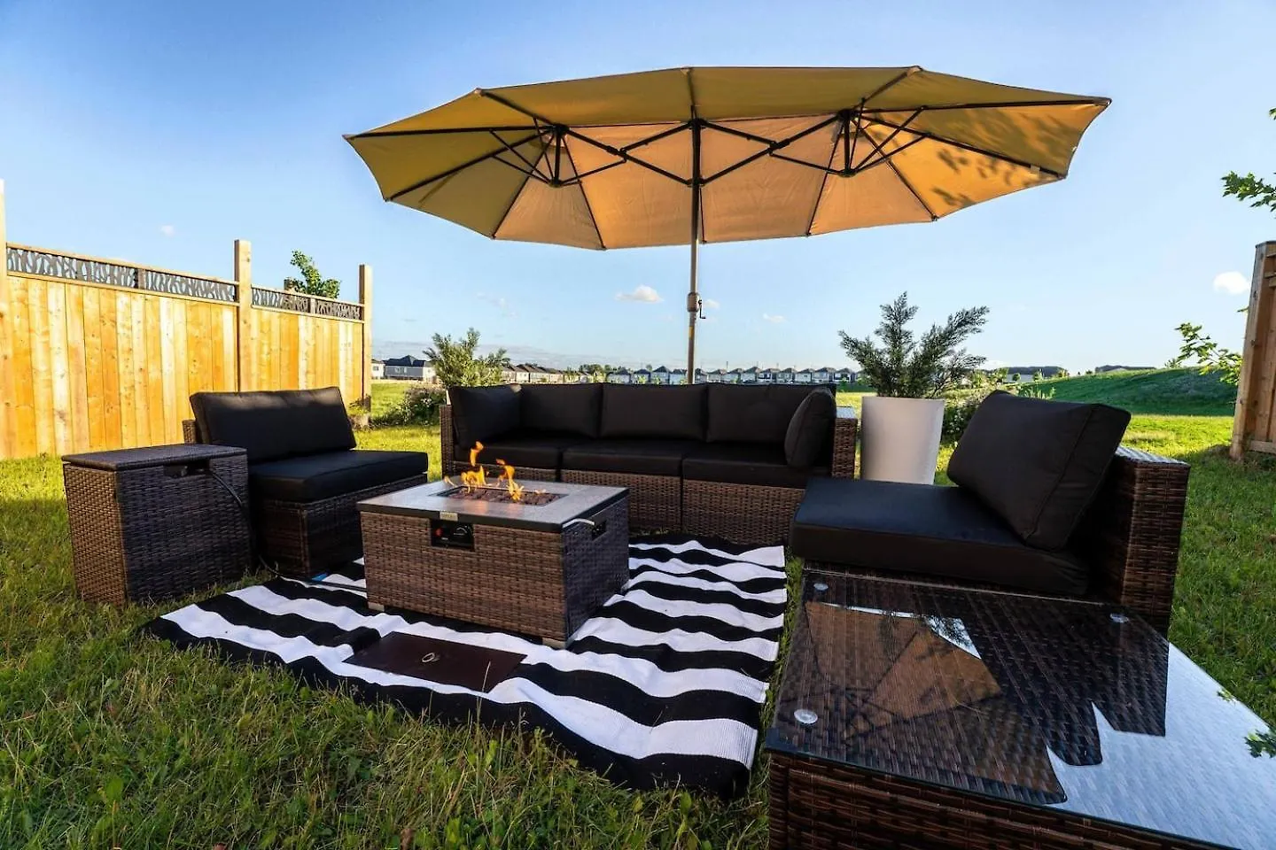 Spacious Family Getaway Near Nature & Dining contacts