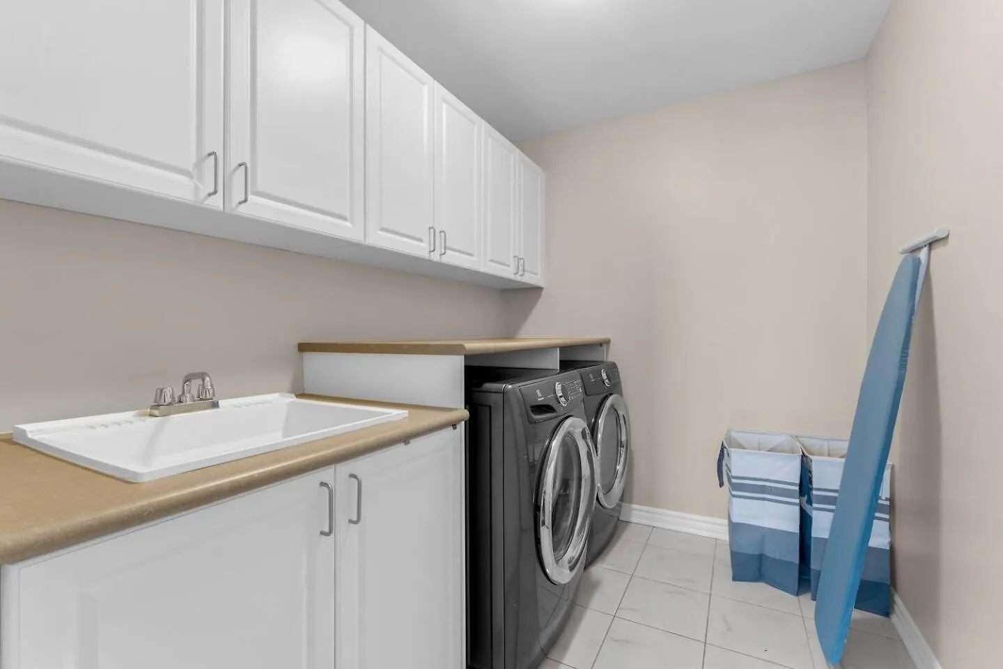 Spacious Family Getaway Near Nature & Dining Cambridge 0*,